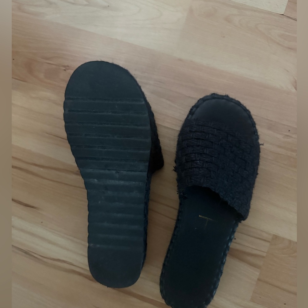 The Beach Black Woven Platform Slide Sandals - Picture 4 of 6